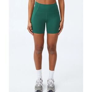 COTTON ON BODY Women's Ultimate Booty Pocket 2.0 Shorts Small Verdant Green NWT
